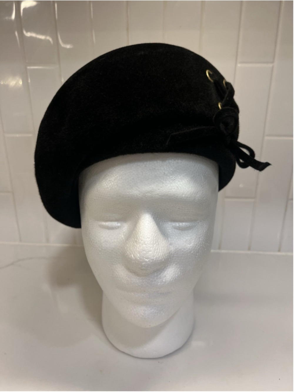 Gene Doris Vintage Women’s Hat Tilt / Beret Hat Black Wool